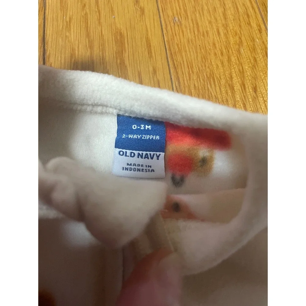 Old Navy Baby Santa Fleece Footed Sleeper 0-3M Cream Red Holiday 841488-01-1